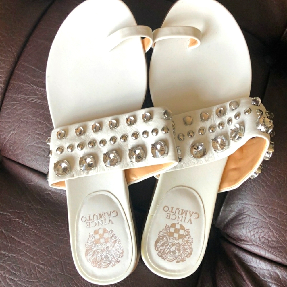Vince Camuto rhinestone toe ring sandals